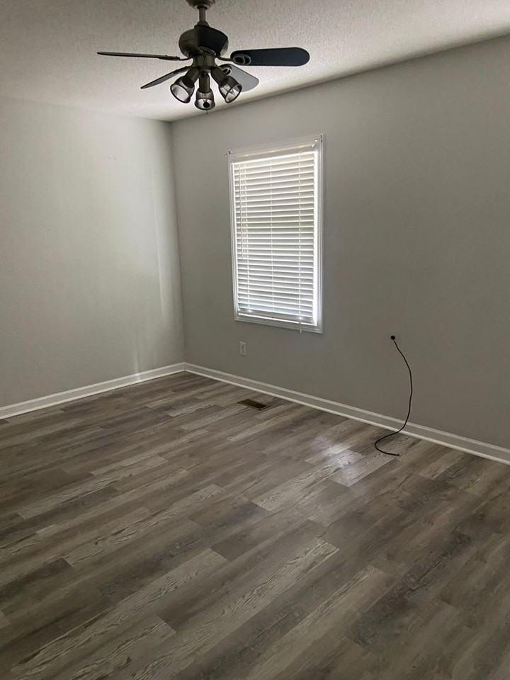 5213 Falling Creek Ln - Photo 5 of 9