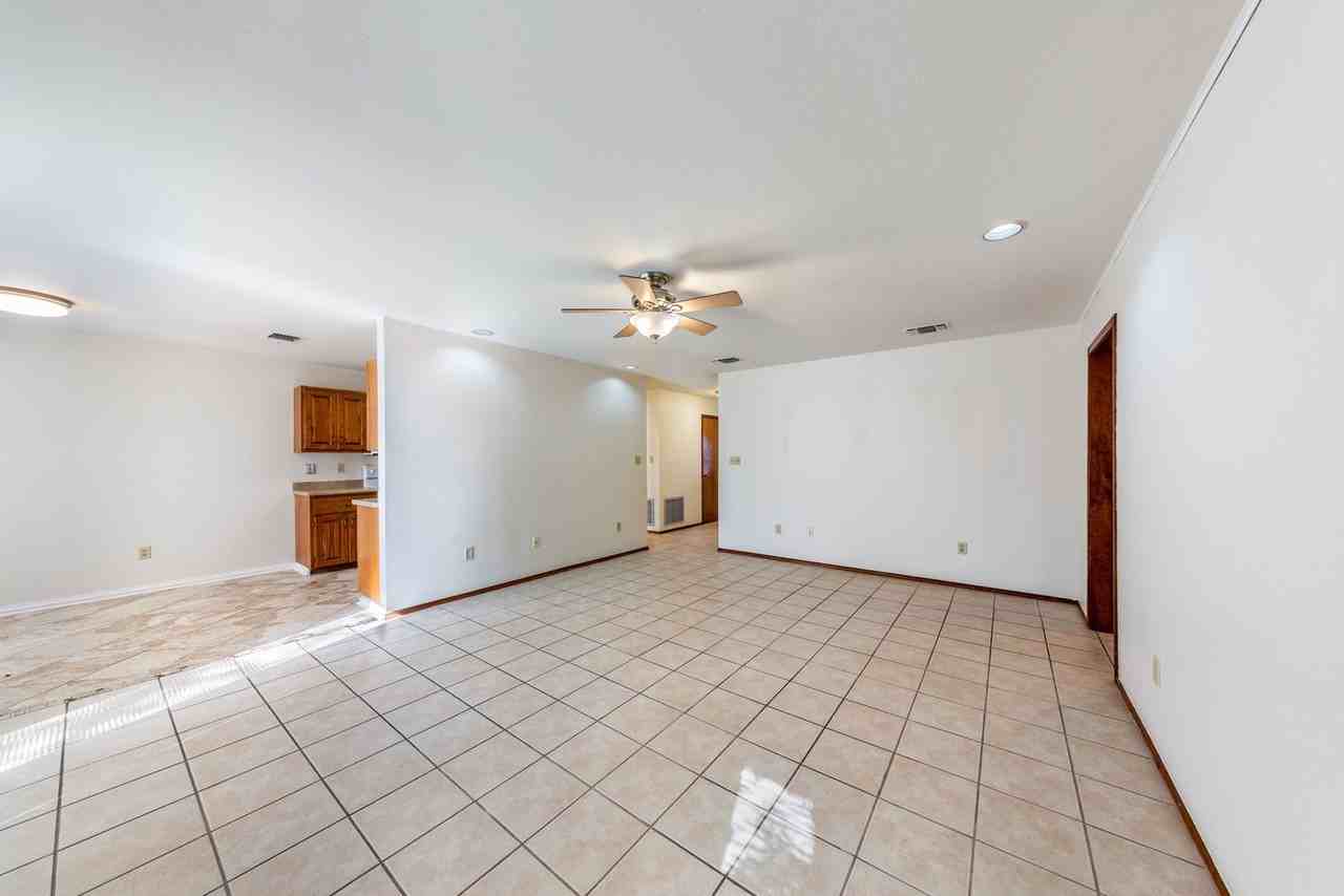 57 Woodcreek Dr - Photo 6 of 35