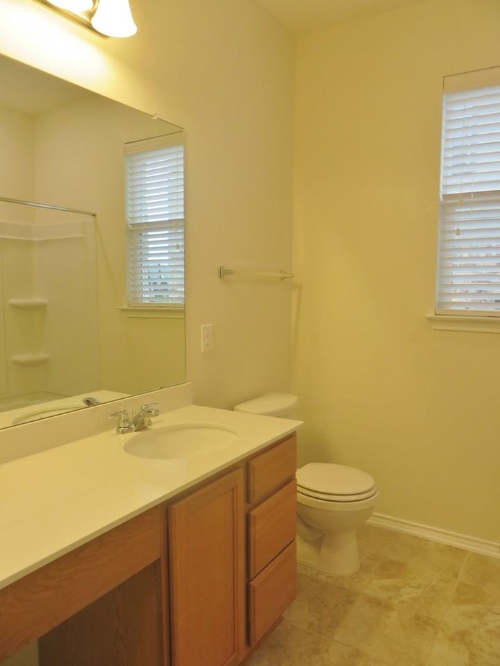 1042 Bowline Dr - Photo 6 of 28