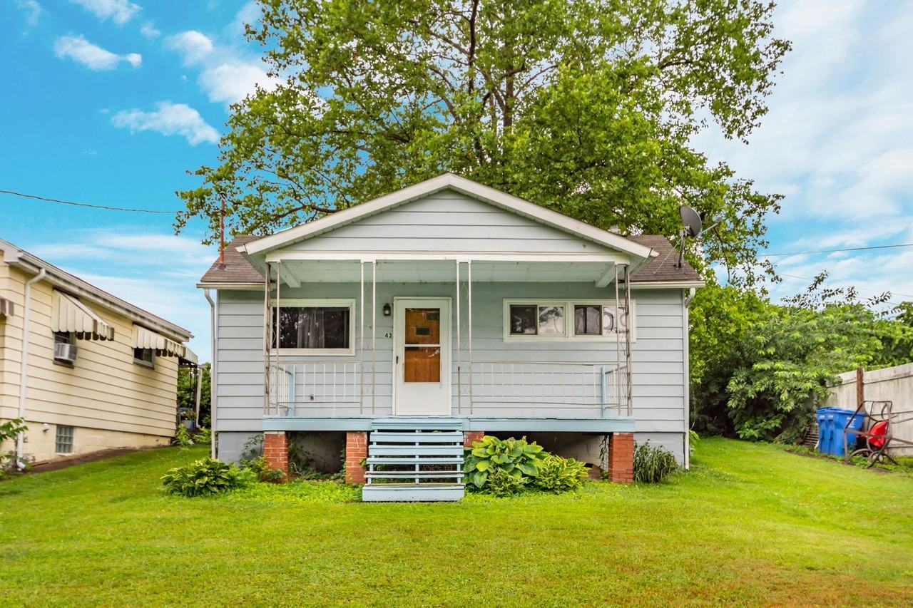 43 Lindsay Rd - Photo 4 of 19