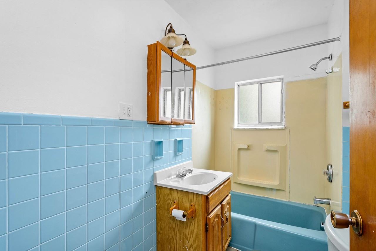 43 Lindsay Rd - Photo 6 of 19