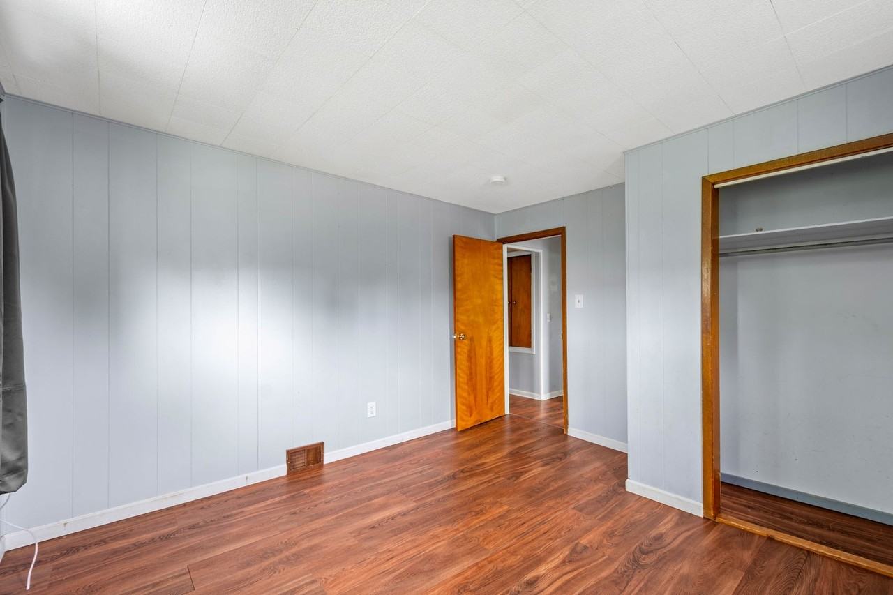 43 Lindsay Rd - Photo 7 of 19