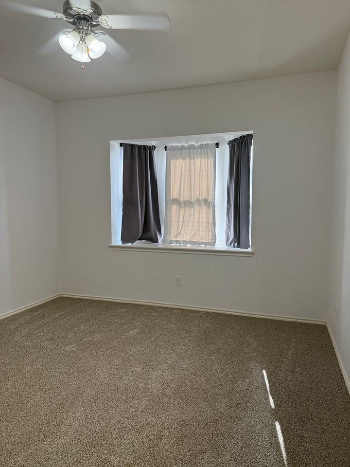 2802 Pasadena Ln - Photo 5 of 6