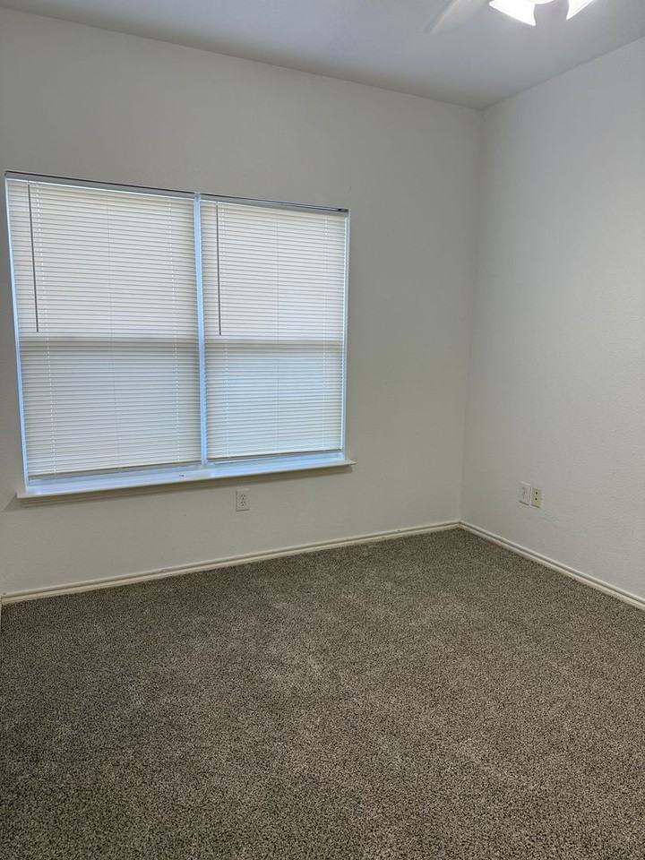 2802 Pasadena Ln - Photo 6 of 6