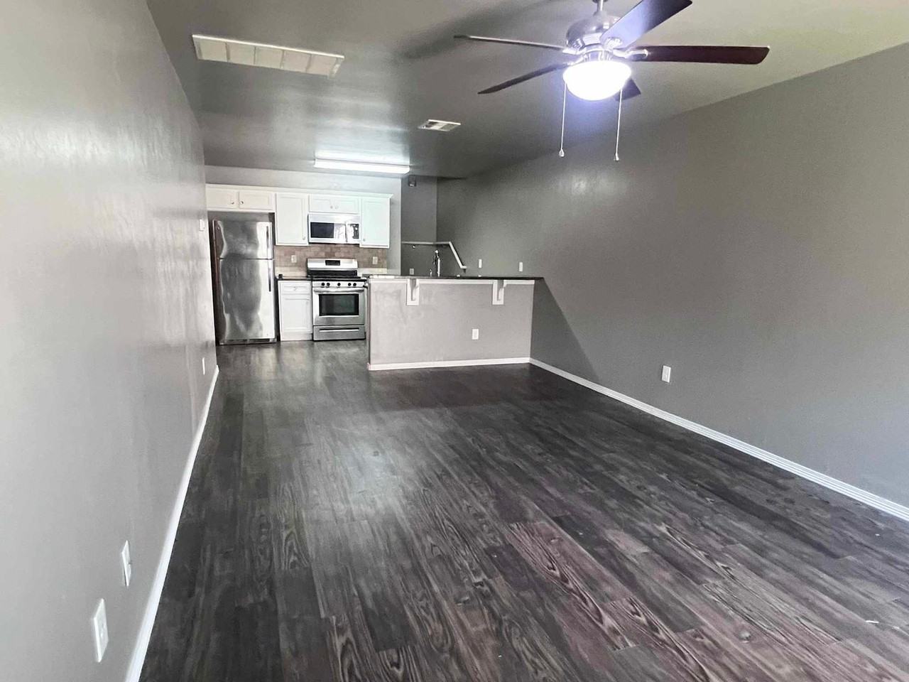 2165 Buena Vida Ln - Photo 2 of 17