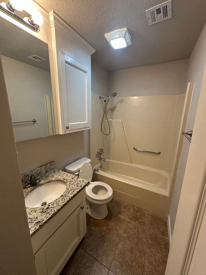 725 Peregrine Dr - Photo 7 of 19