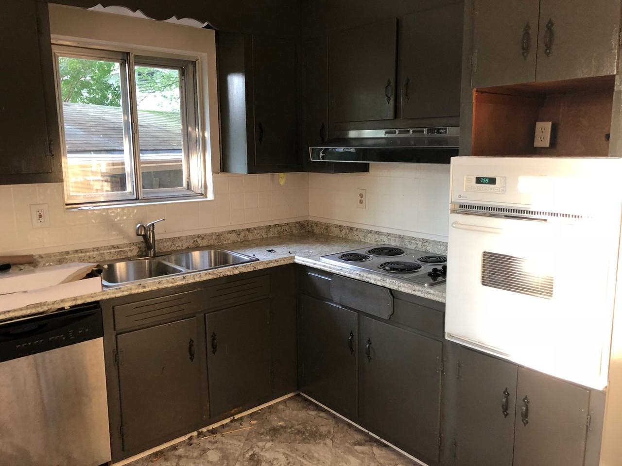 2605 Dexter Ln - Photo 5 of 20