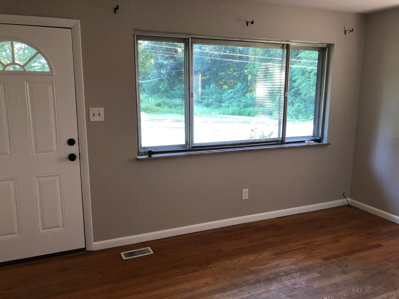 2605 Dexter Ln - Photo 7 of 20
