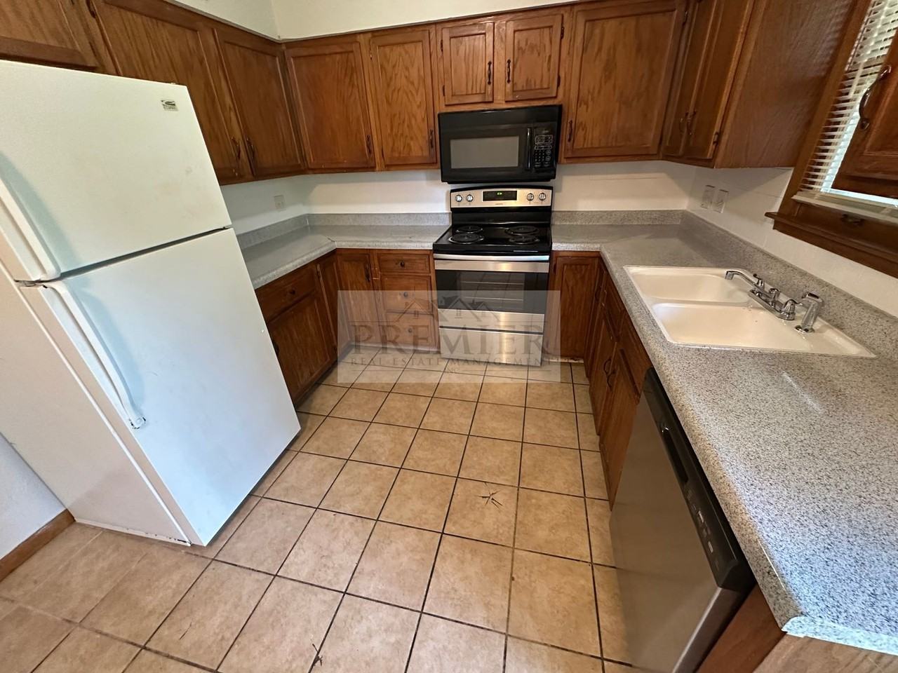 8406 E 92nd Pl - Photo 5 of 19