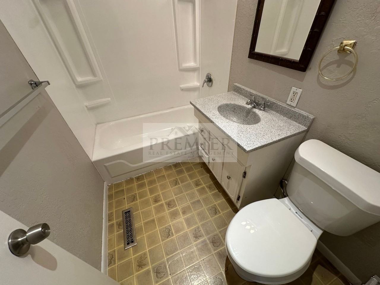 8406 E 92nd Pl - Photo 6 of 19