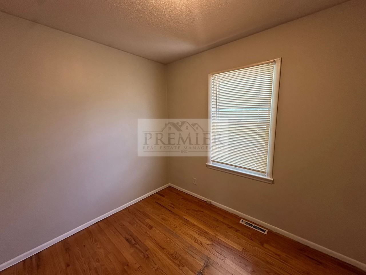 8406 E 92nd Pl - Photo 7 of 19
