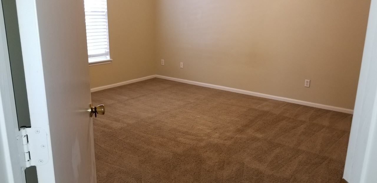 1108 Hidden Cove Cir S - Photo 3 of 23