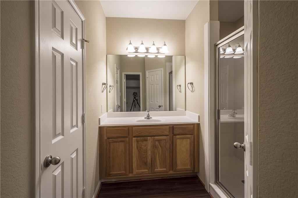 23031 Harrowby Dr - Photo 3 of 14