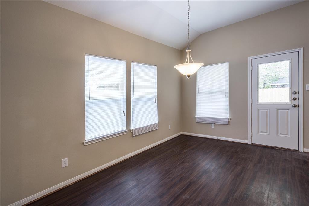 23031 Harrowby Dr - Photo 7 of 14