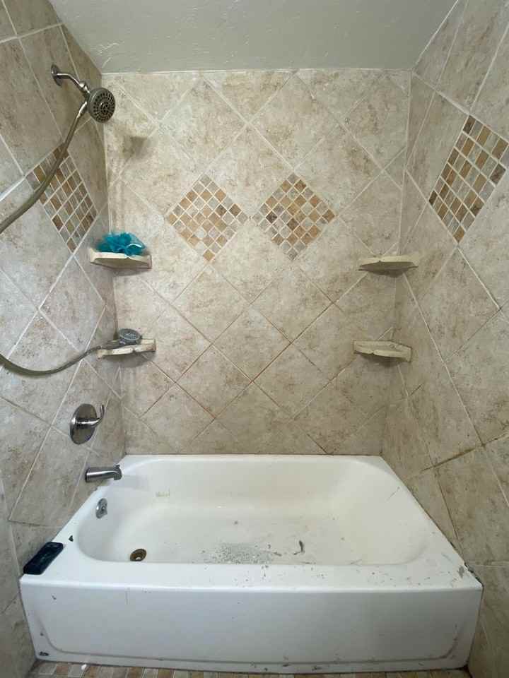 2436 Sw 45th St - Photo 4 of 9