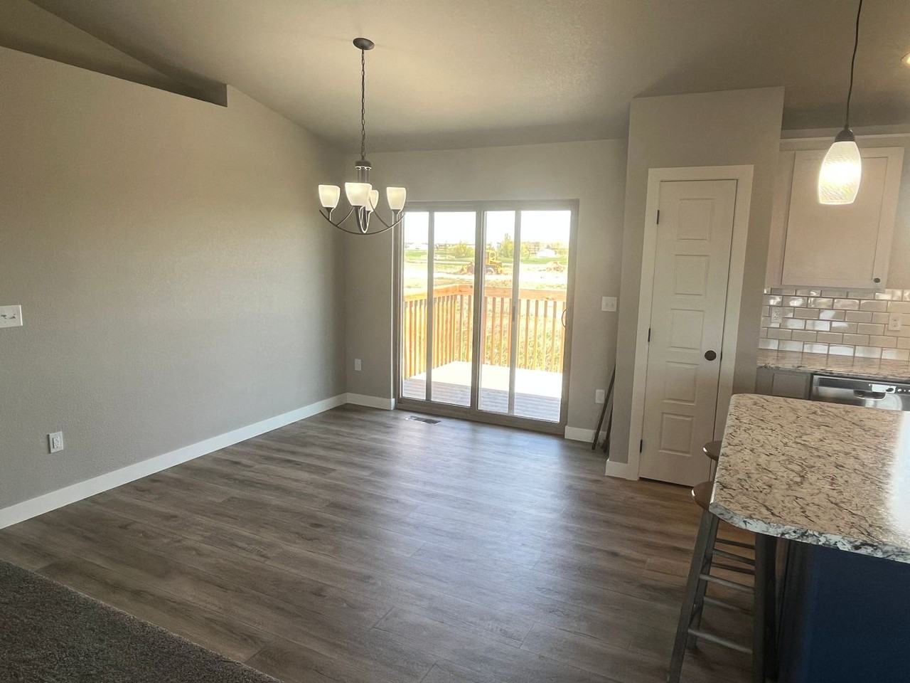 652 Valor Ct - Photo 4 of 22