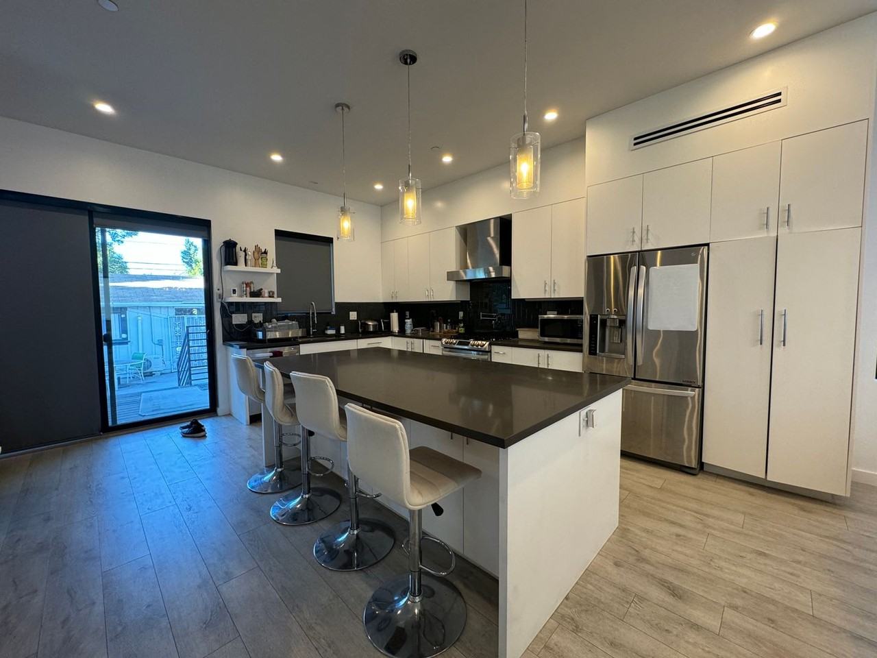 143 N Ardmore Ave - Photo 5 of 23