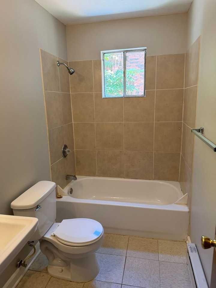 105 N Cleveland Ave - Photo 6 of 9