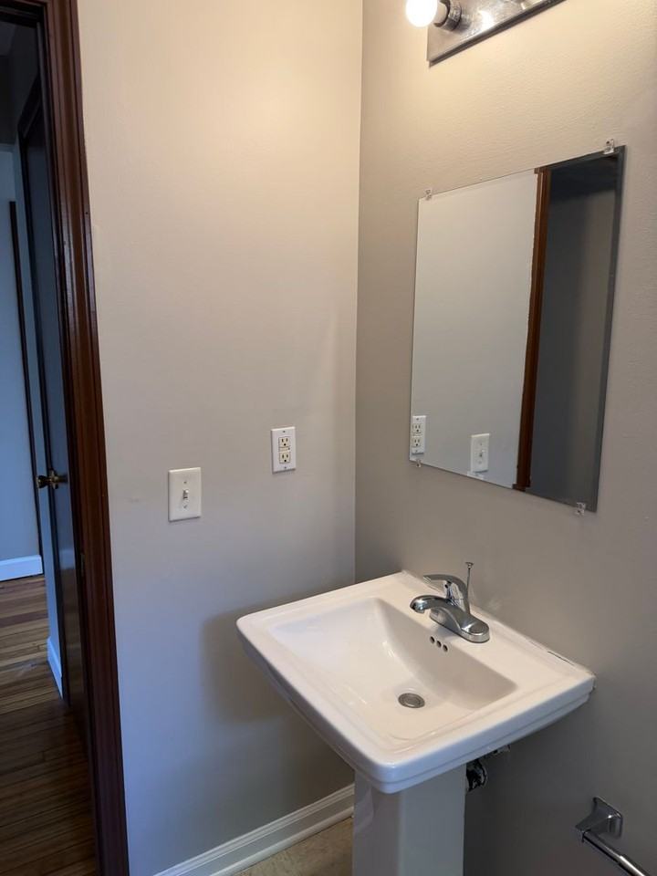 105 N Cleveland Ave - Photo 7 of 9