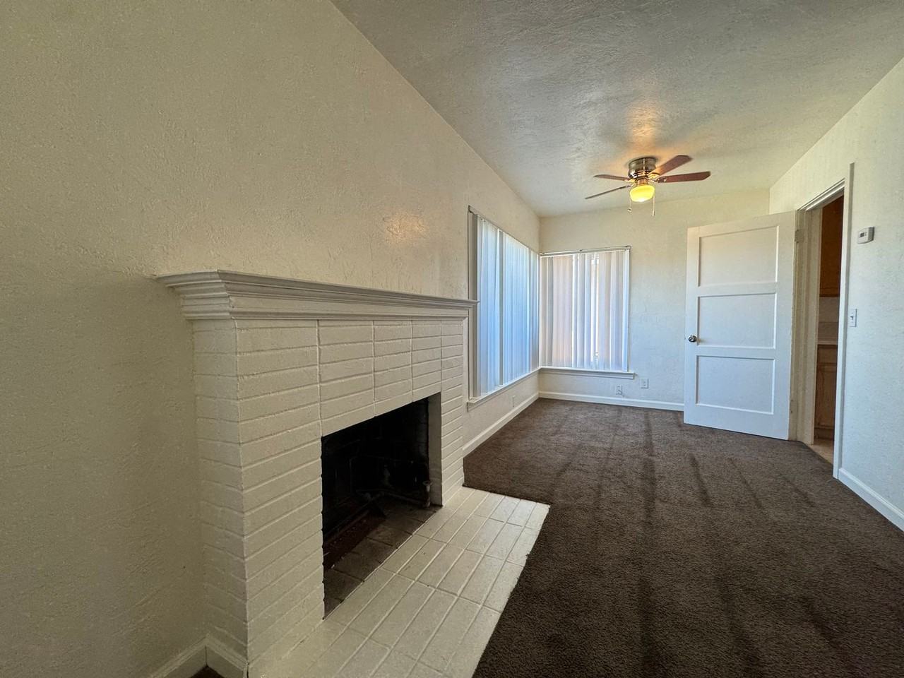 3452 E Clinton Ave - Photo 5 of 18