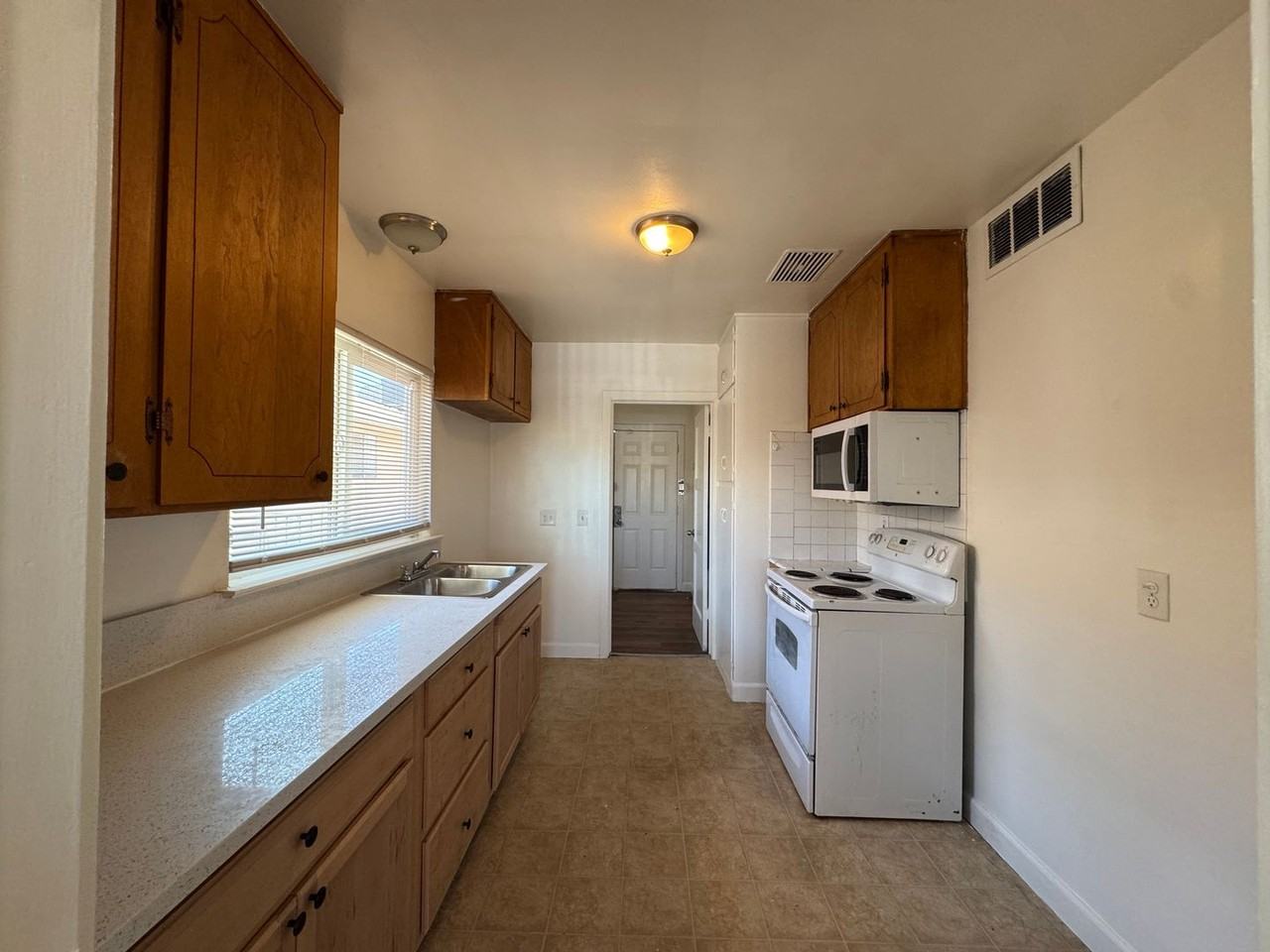 3452 E Clinton Ave - Photo 7 of 18