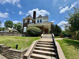 featured image of 212 N Highland Ave