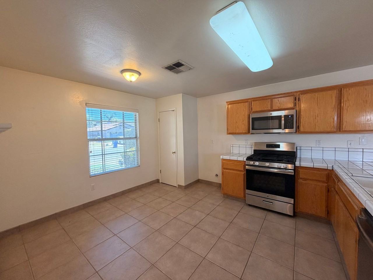 4315 Range Dr - Photo 3 of 7