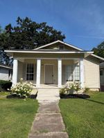 featured image of 1105 S Greenwood Ave