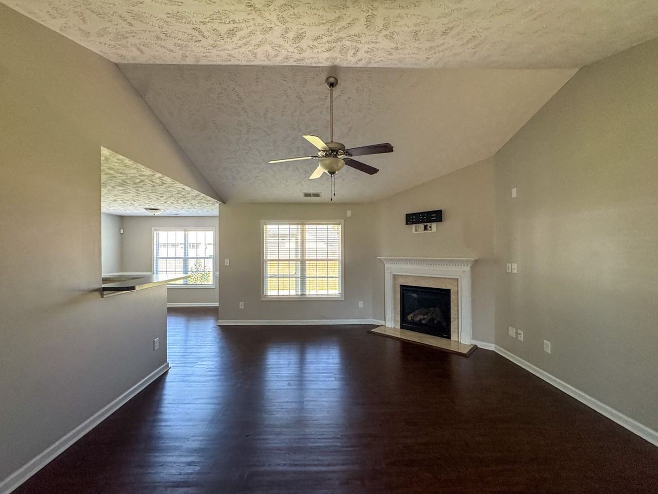 136 Ivy Stone Dr - Photo 3 of 33