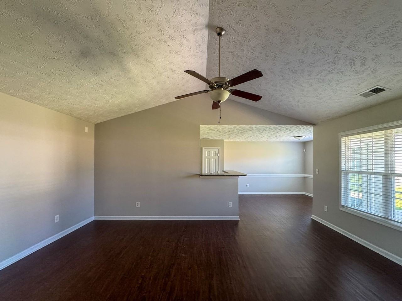 136 Ivy Stone Dr - Photo 4 of 33