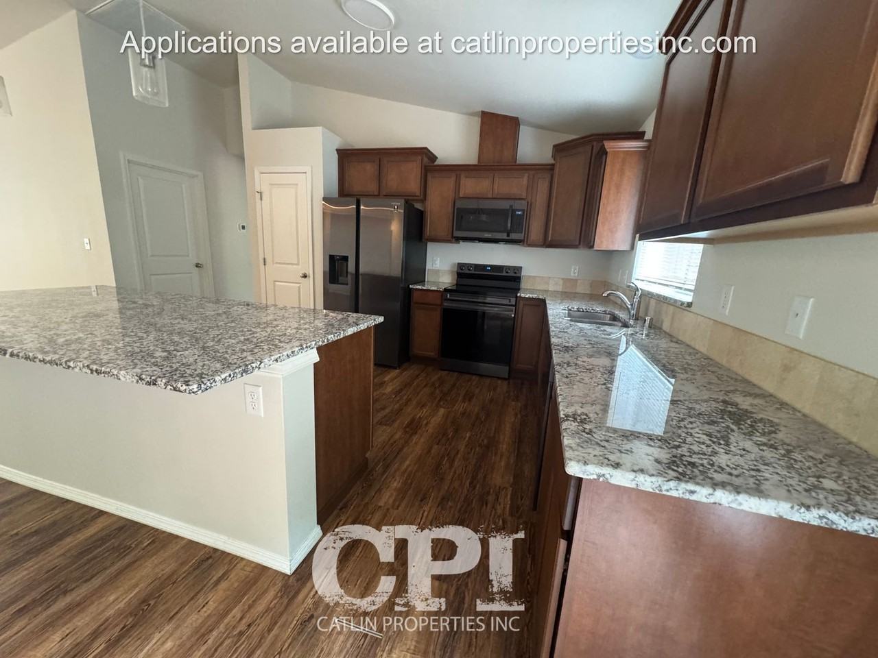 655 Chapman Rd - Photo 6 of 28