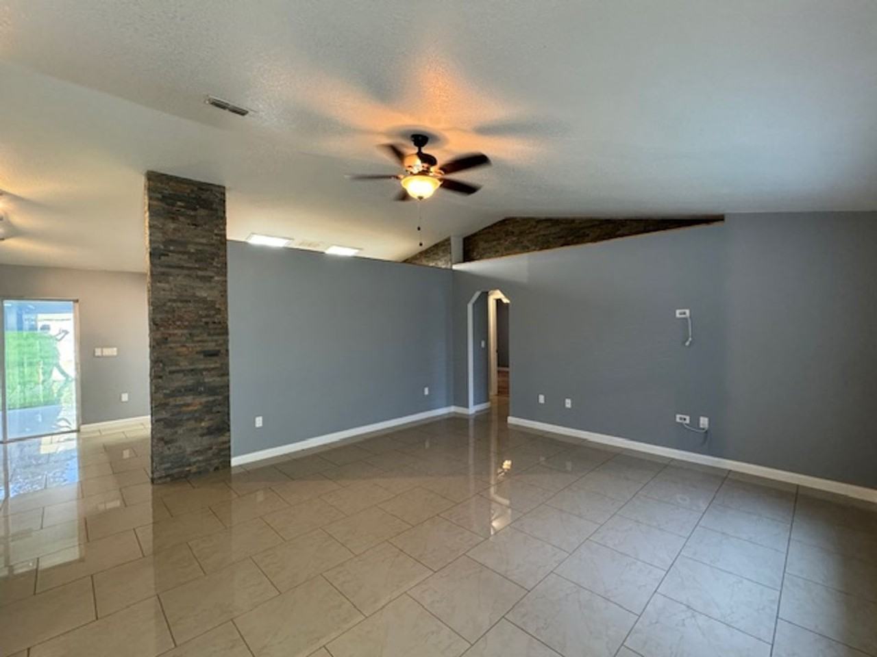 6760 Cherry Rd - Photo 4 of 27
