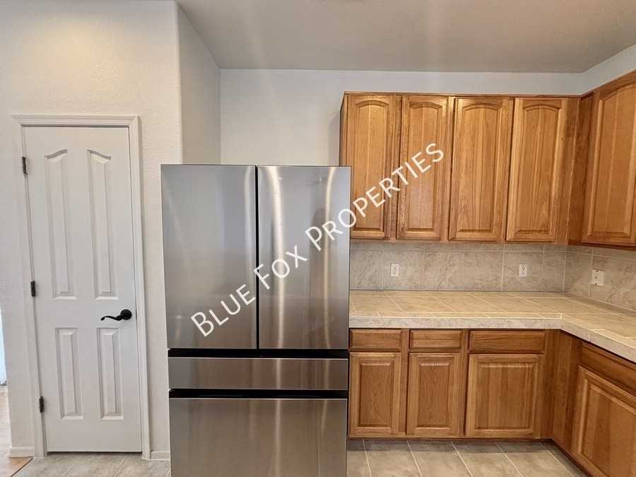 7996 E Senate St - Photo 6 of 32