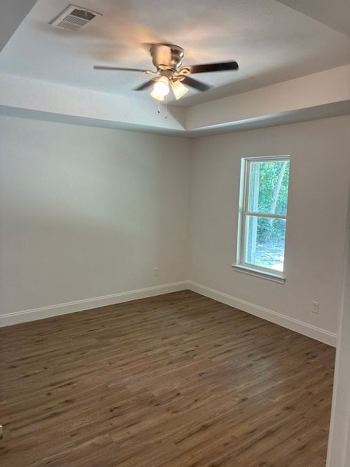 1700 Clark St - Photo 3 of 10