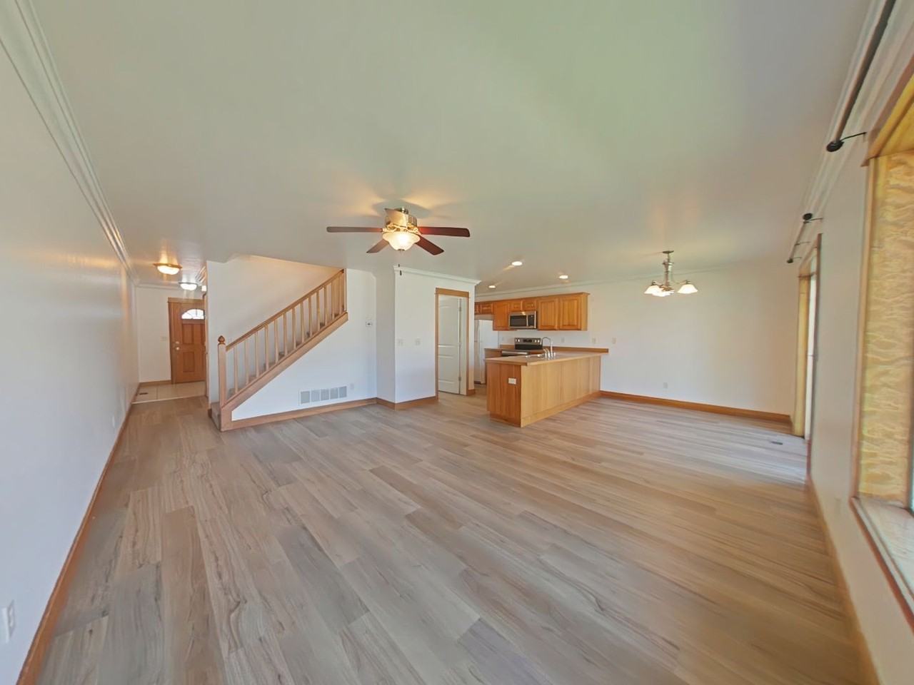 5471 Glenellen Dr #4 - Photo 3 of 33