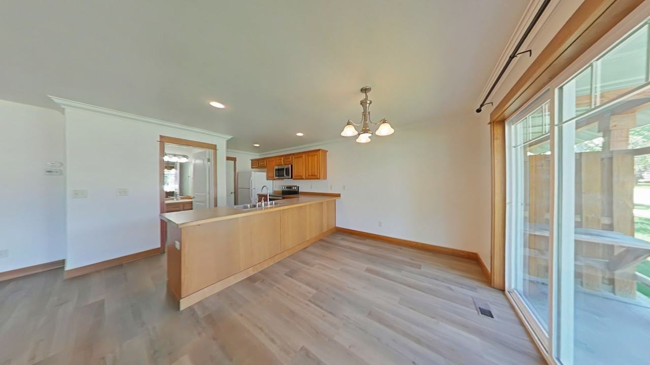 5471 Glenellen Dr #4 - Photo 5 of 33