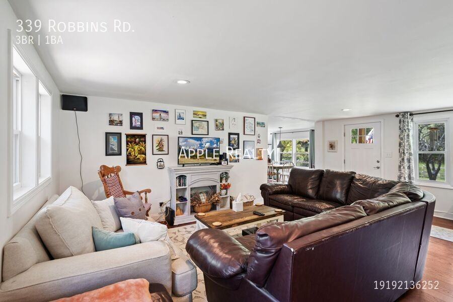 339 Robbins Rd - Photo 4 of 19