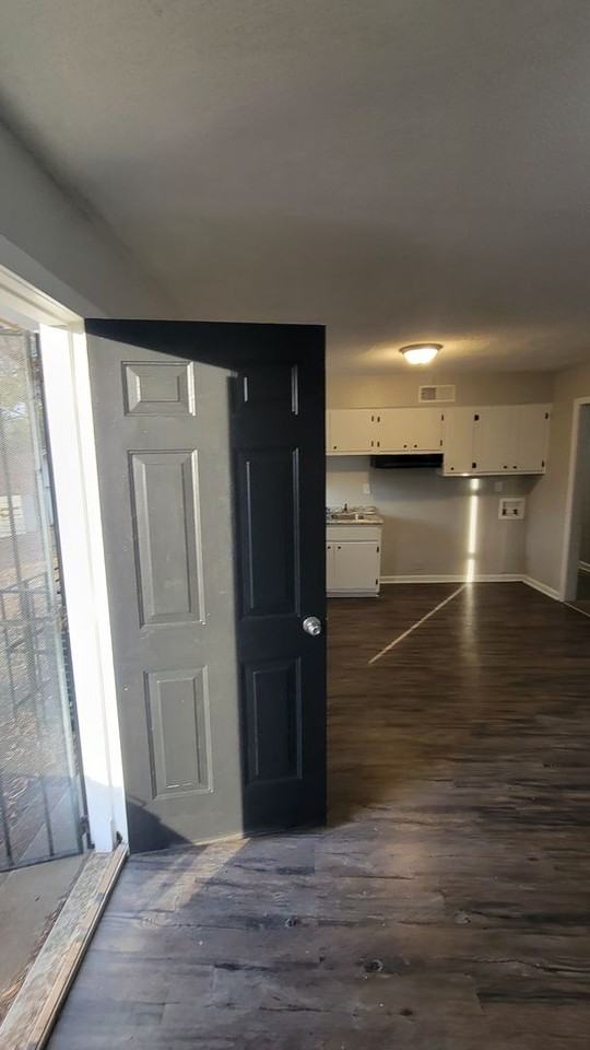 5203 Black Diamond Cv - Photo 2 of 43