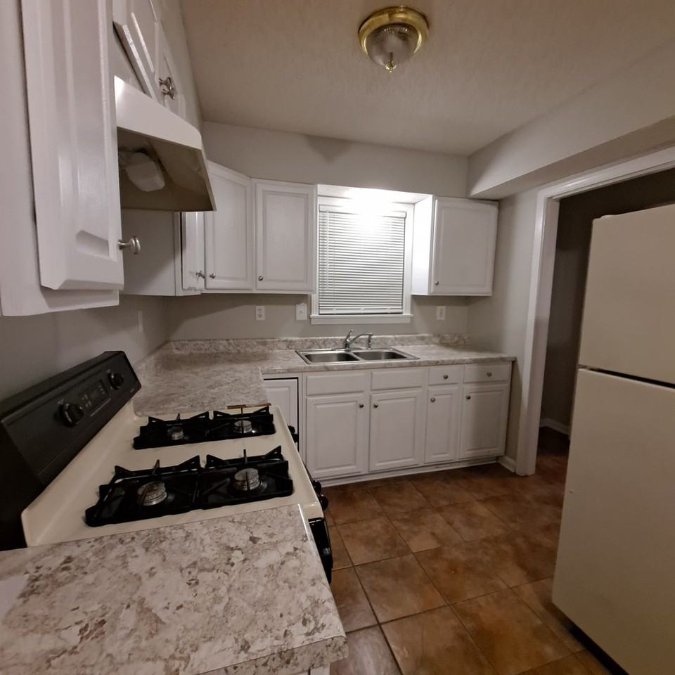 6273 Tulane Rd - Photo 4 of 47