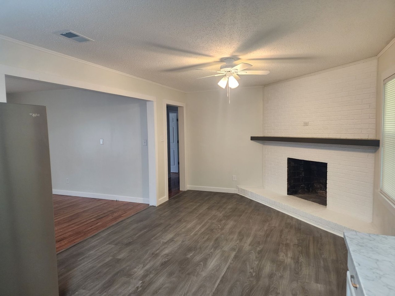 1020 N Center St - Photo 4 of 18