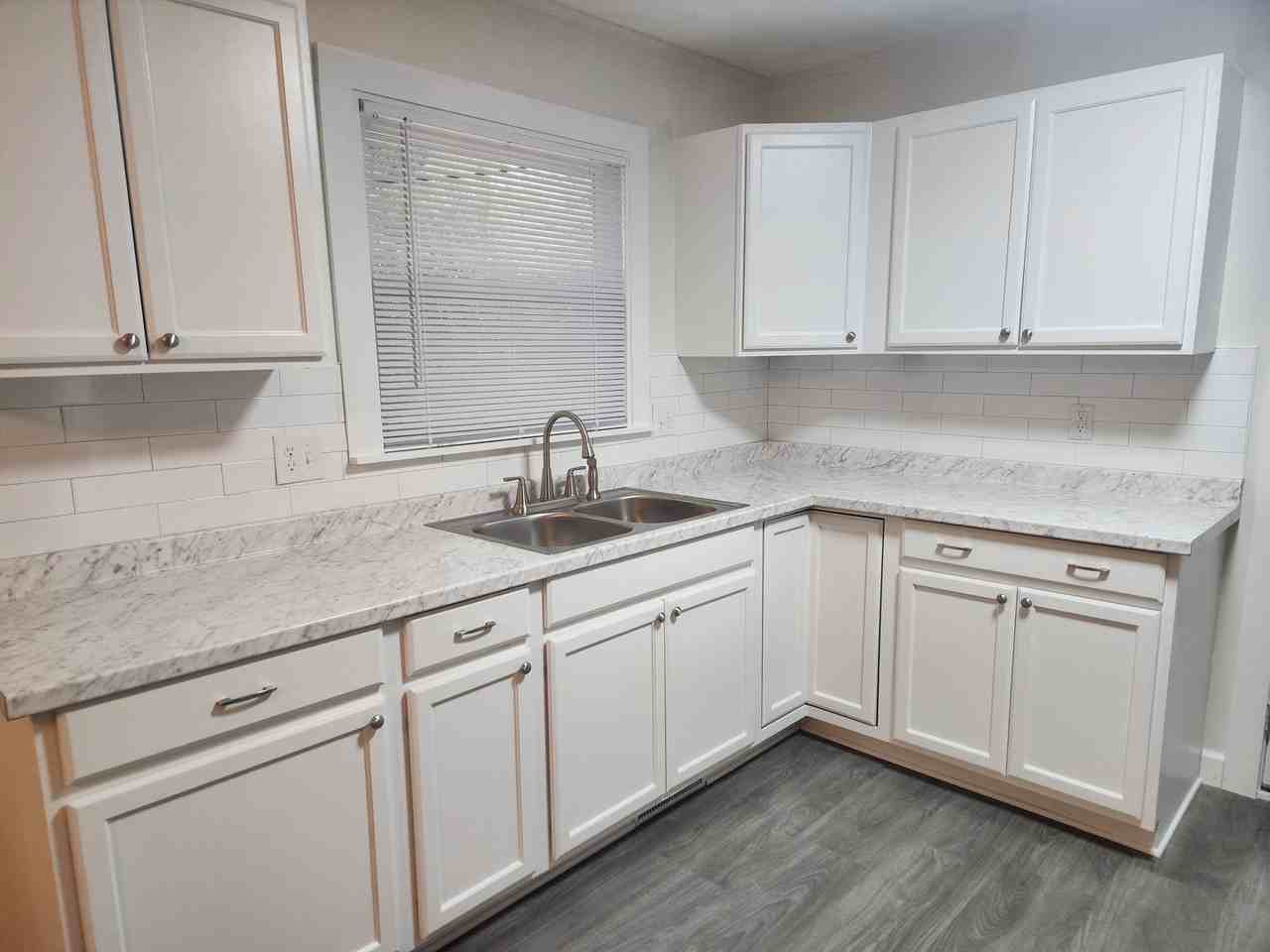 1020 N Center St - Photo 5 of 18
