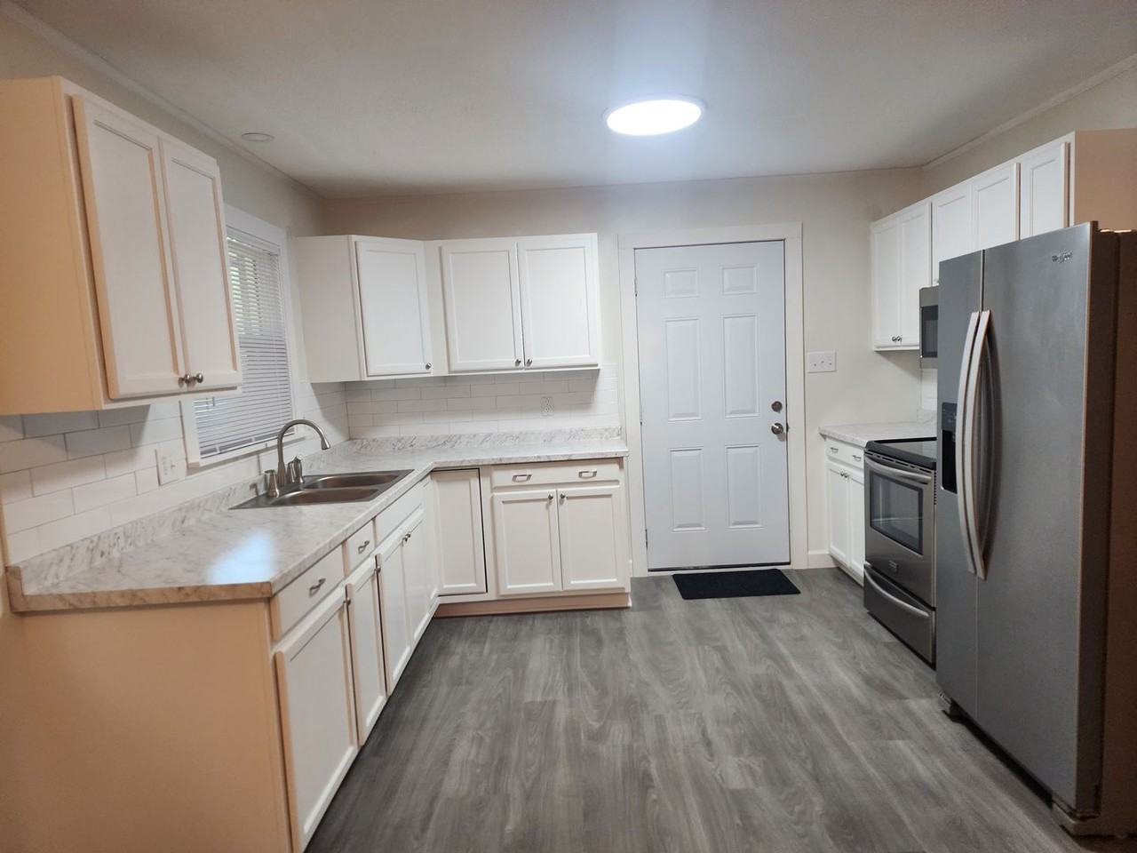 1020 N Center St - Photo 6 of 18