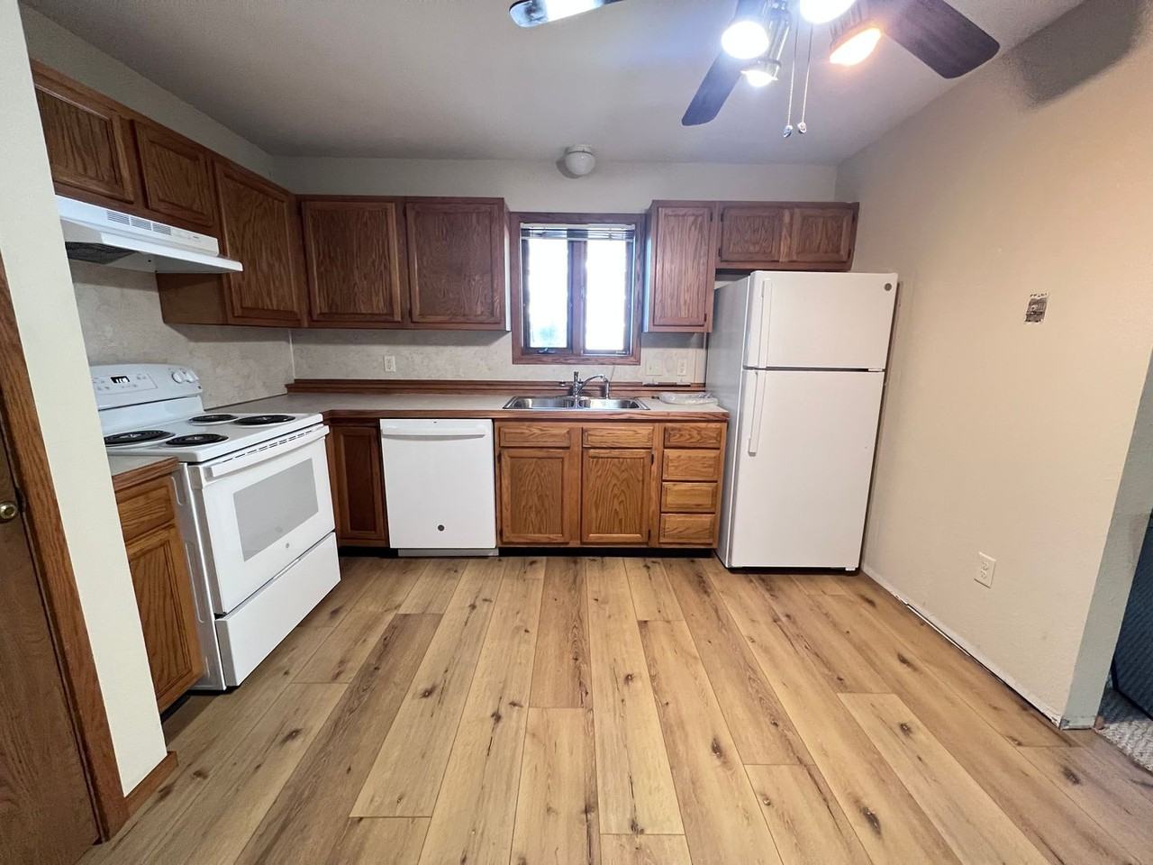 8421 Woodhaven Dr Sw #1A - Photo 5 of 12