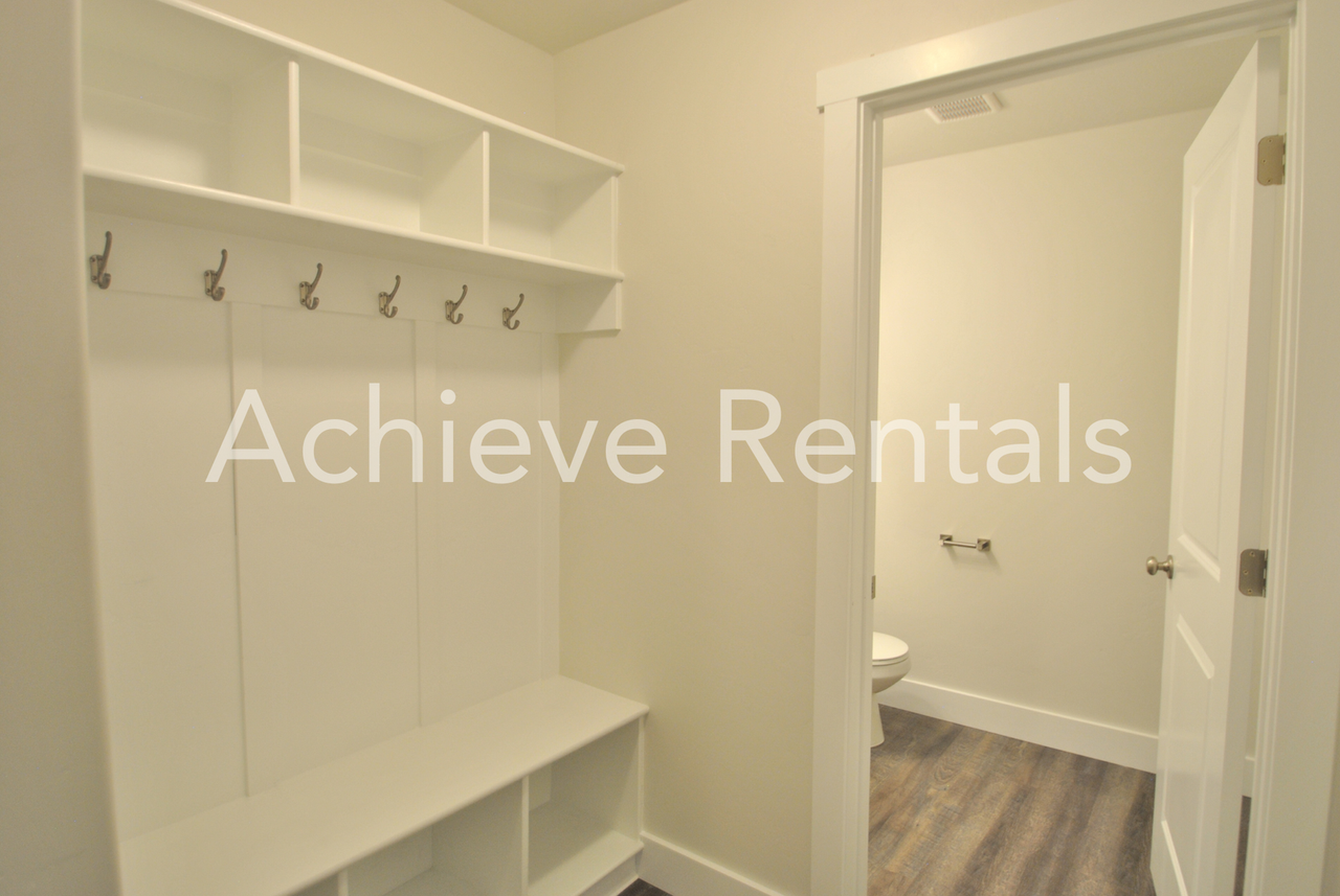 368 E 2075 N - Photo 6 of 15