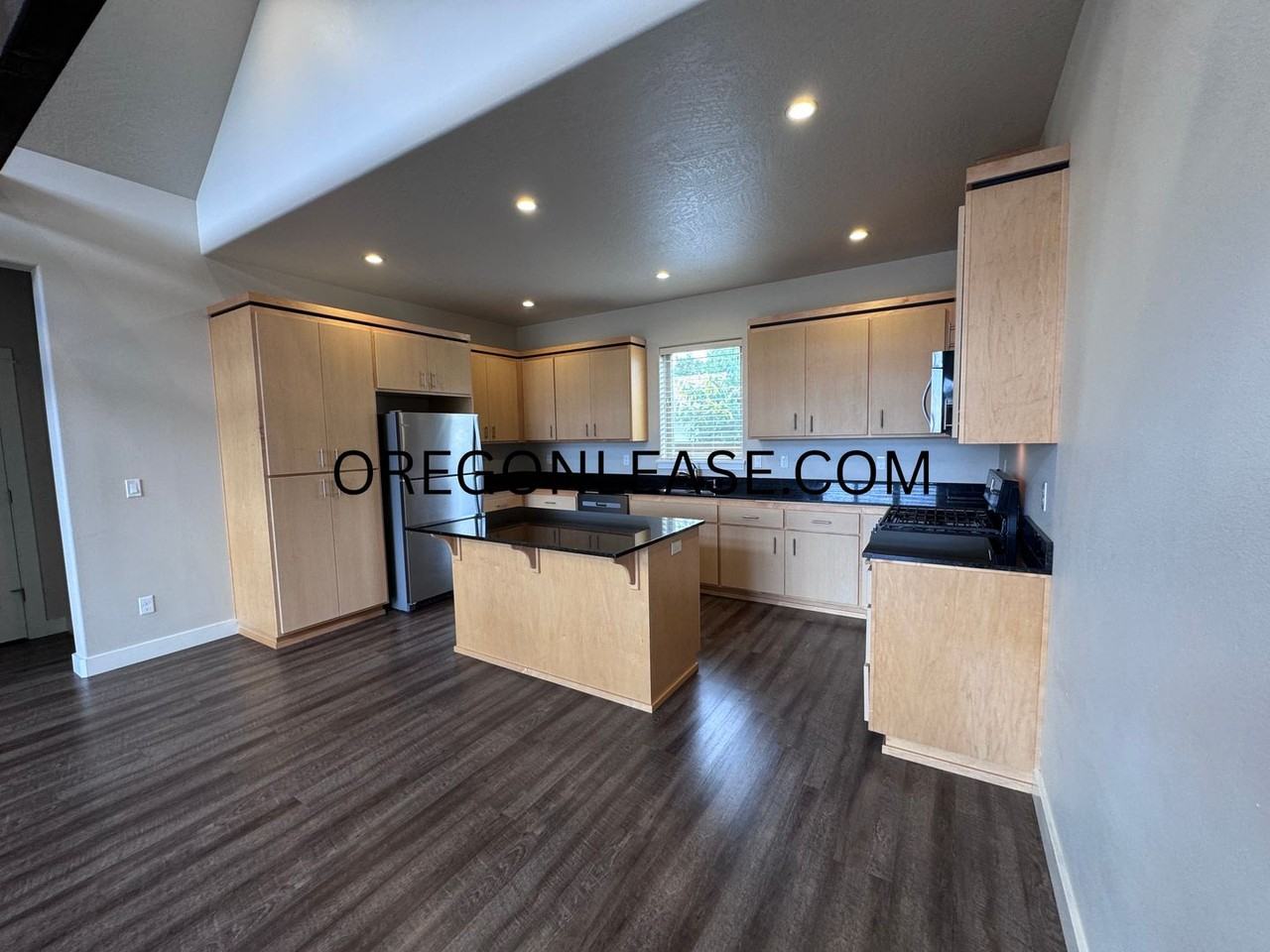 985 Lorella Ave - Photo 6 of 17