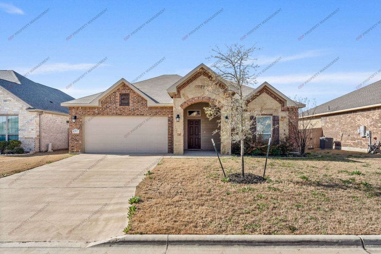 10217 Eaglefire Dr - Photo 3 of 30