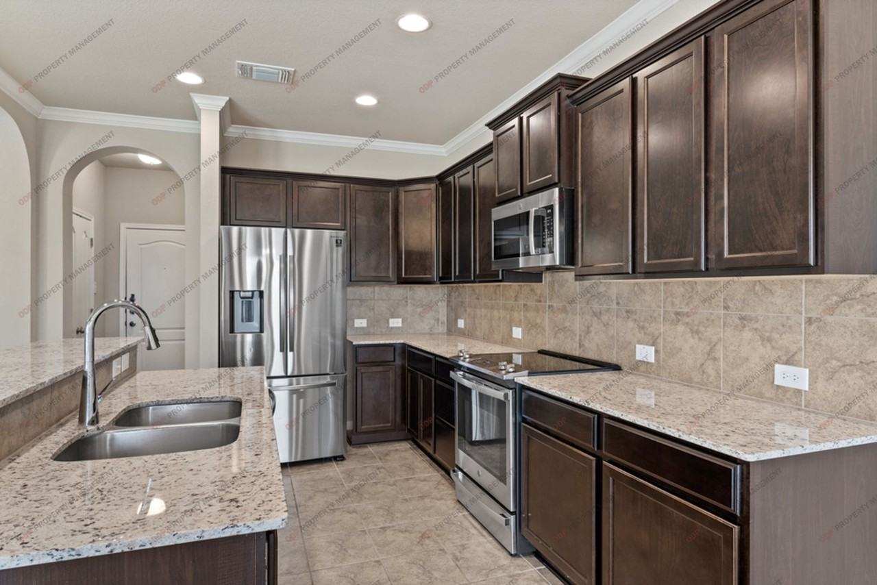 10217 Eaglefire Dr - Photo 4 of 30
