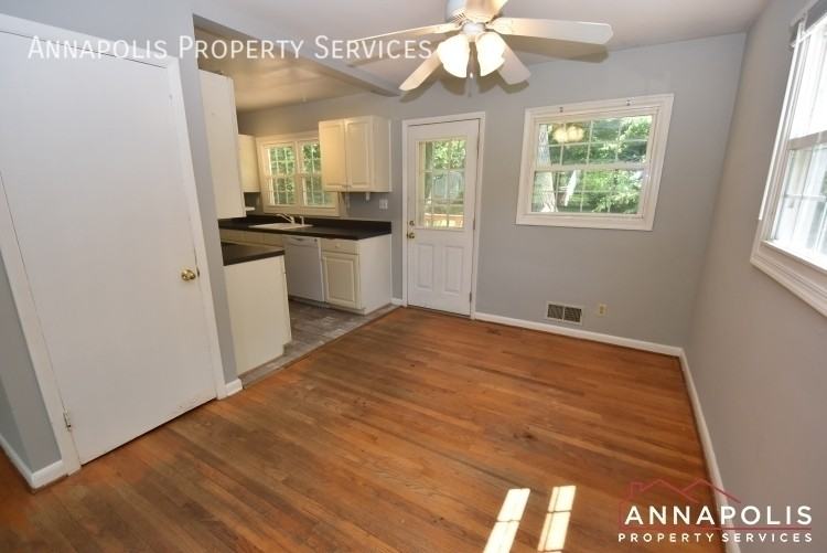 747 Warren Dr - Photo 2 of 21