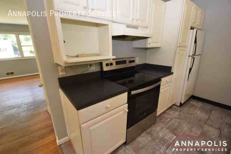 747 Warren Dr - Photo 5 of 21