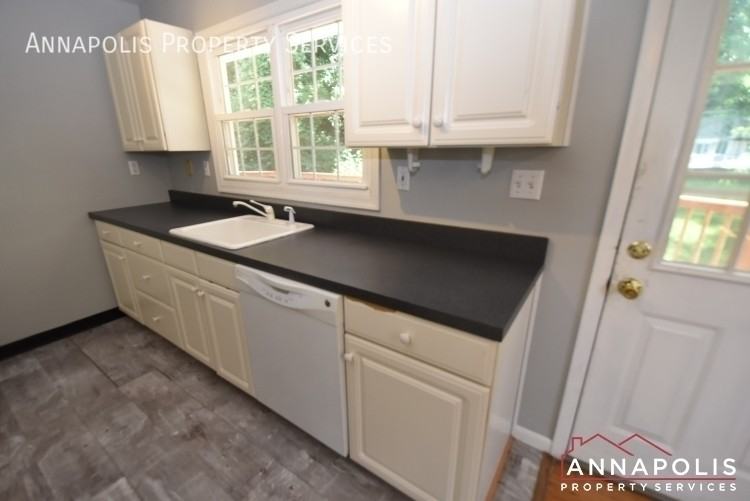 747 Warren Dr - Photo 6 of 21